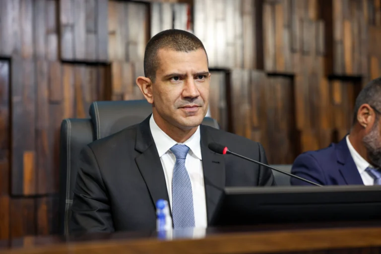 Douglas Ruas devient candidat officiel du PL pour le gouvernement RJ
