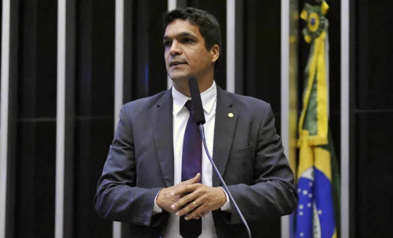PGR defende manutenção de Daniel Silveira em regime aberto