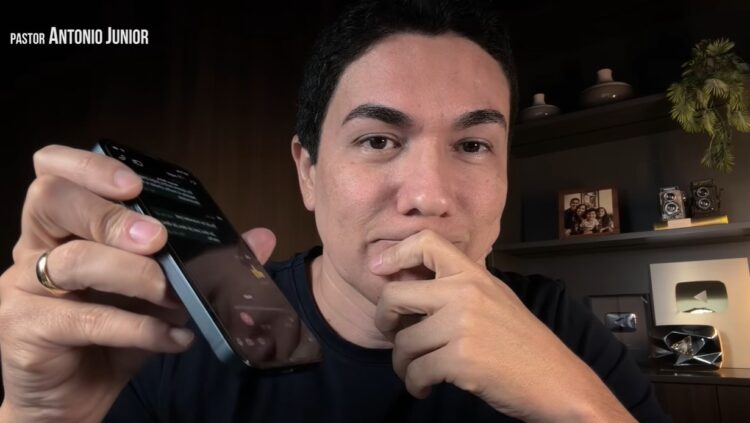 Pastor Gabriel Johnson sofre acidente vascular cerebral em detenção