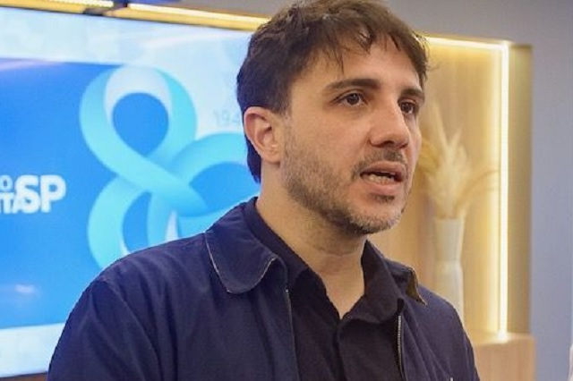 Pastor Gabriel Johnson sofre acidente vascular cerebral em detenção