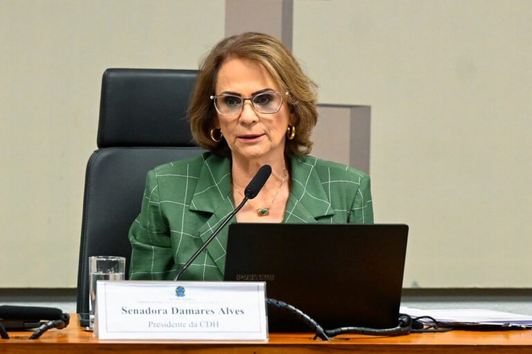 Damares Alves veut unifier les projets de réforme judiciaire