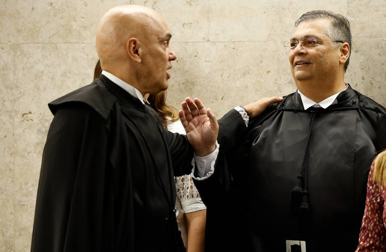 Flávio critique les associations judiciaires avec Moraes et Dino
