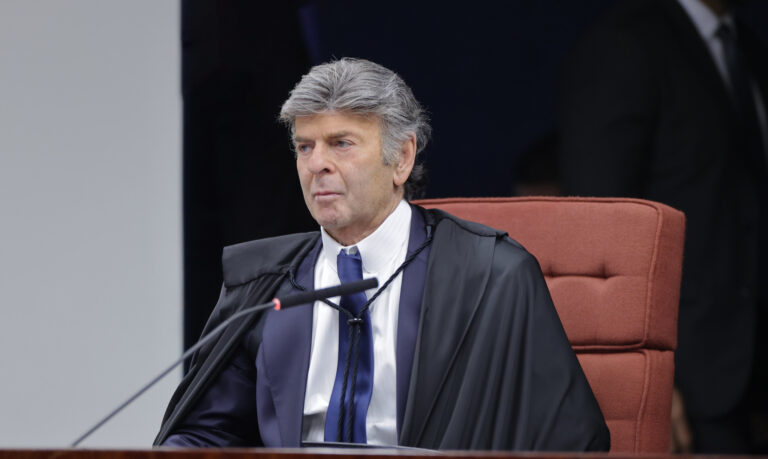 Fux restabelece remoção de fake news sobre Aparecida