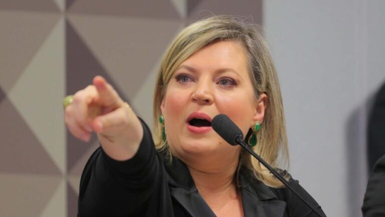 L'ancien député Joice Hasselmann soutient Augusto Cury