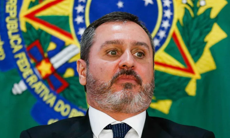 Le STF atteint la majorité pour destituer le chef du PF ; Gilmar Mendes demande un avis

