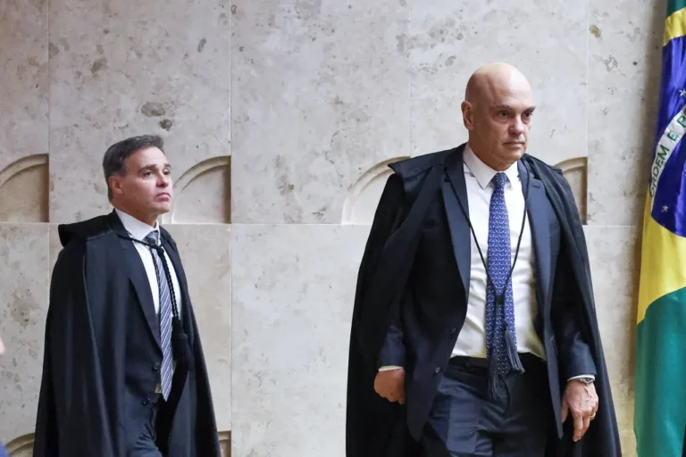 Les dirigeants évangéliques prient pour André Mendonça au milieu des rumeurs
