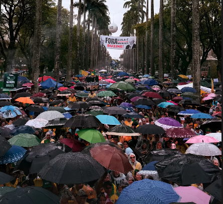 Les manifestants de BH demandent l'arrestation de Lula et critiquent Moraes
