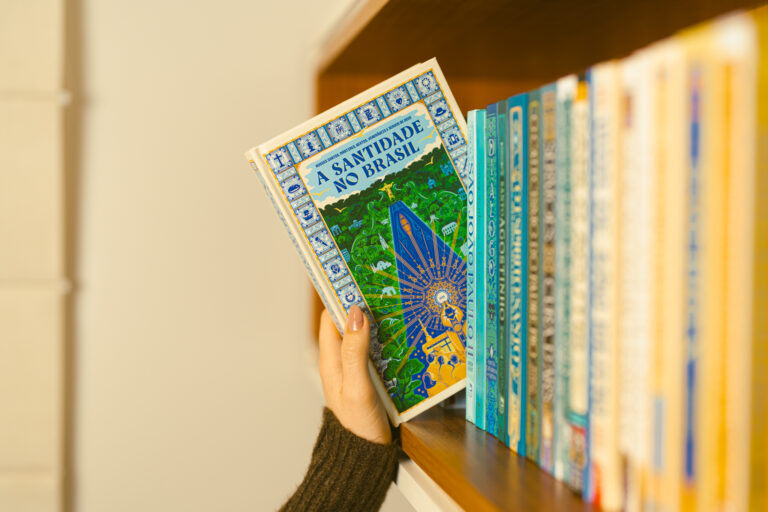 Un livre met en lumière les histoires de 33 saints et bienheureux du Brésil
