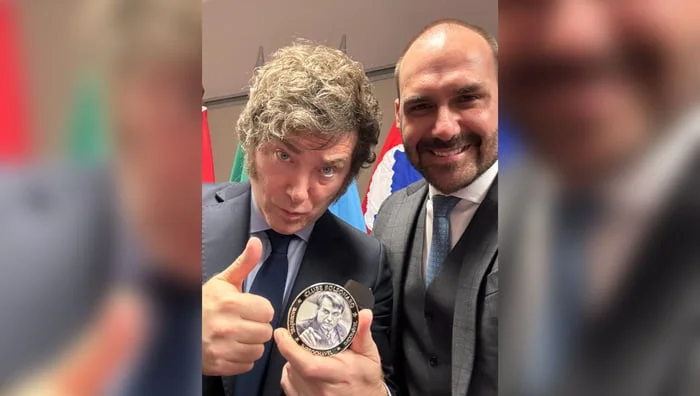 Eduardo Bolsonaro et Javier Milei pourraient se rencontrer aux États-Unis
