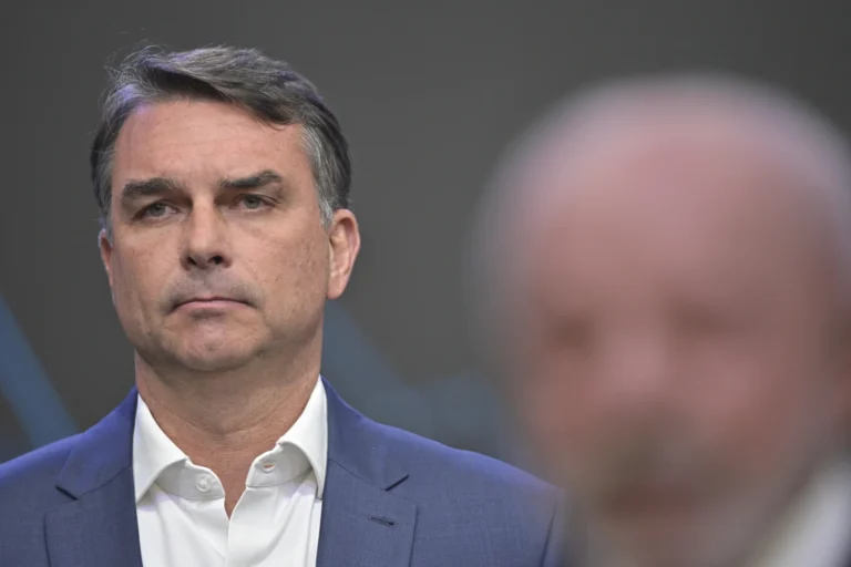 Flávio Bolsonaro promet de durcir les sanctions contre les factions criminelles
