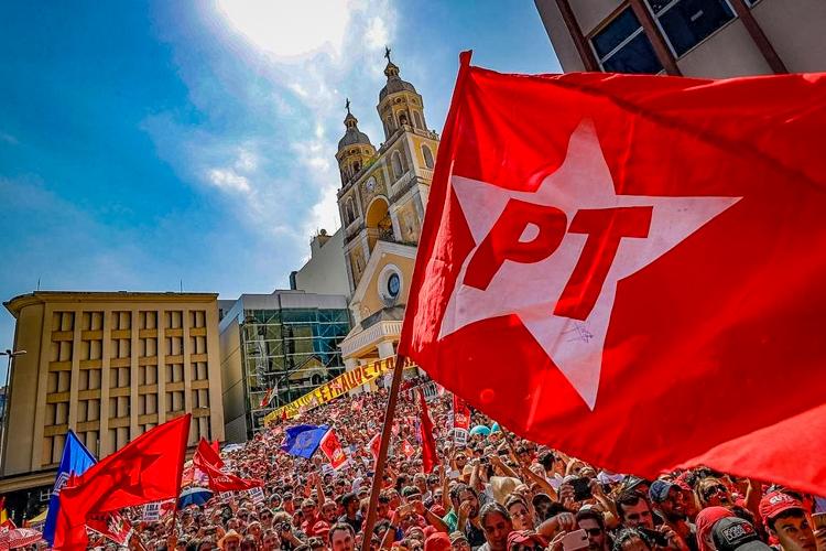 Crescimento da direita na Bahia desafia hegemonia do PT
