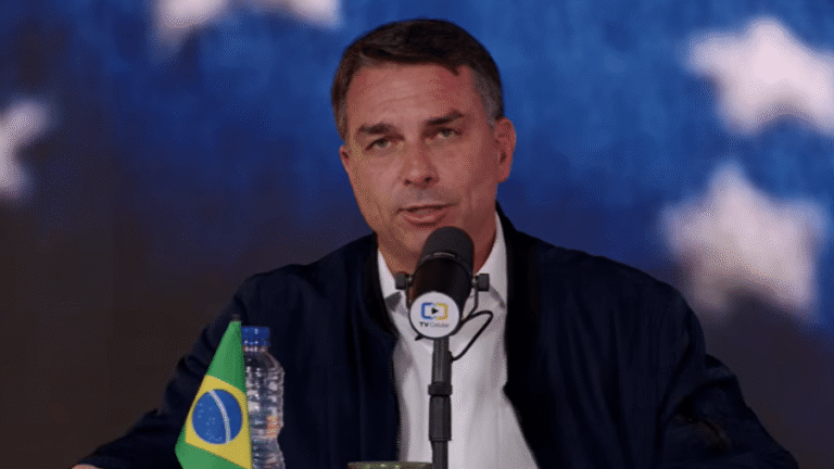 Le MPE demande une amende à Flávio Bolsonaro pour omission de son site Internet
