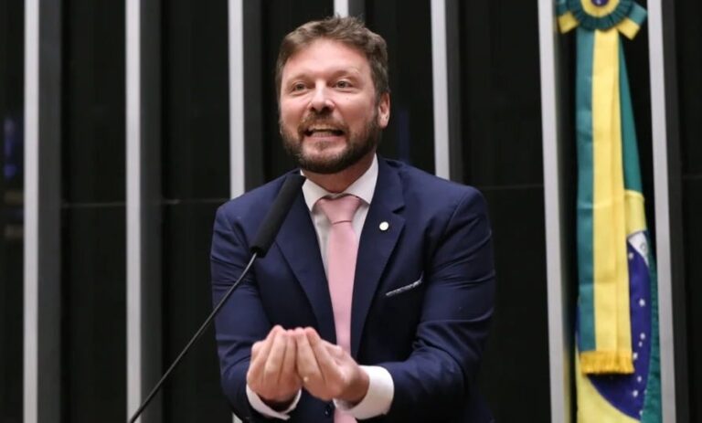 Le député Marcon dit que Moraes pourrait être arrêté
