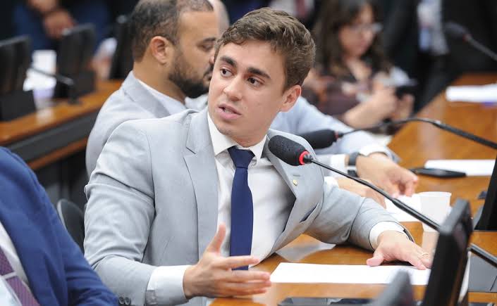 Nikolas Ferreira met en garde contre l'impact de la réélection de Lula
