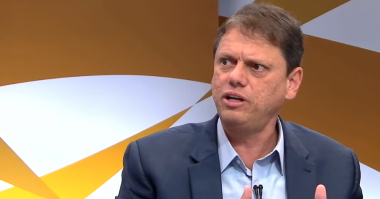 Tarcísio veut s'aligner sur Flávio pour combattre les factions
