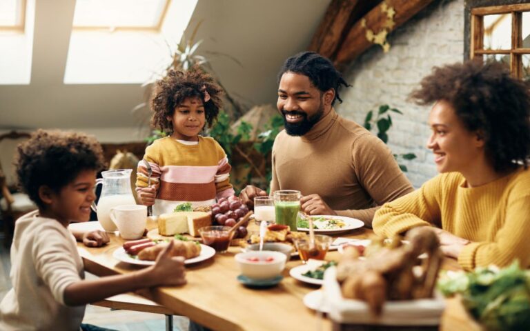 Un psychologue met en avant les microconnexions pour renforcer les liens familiaux
