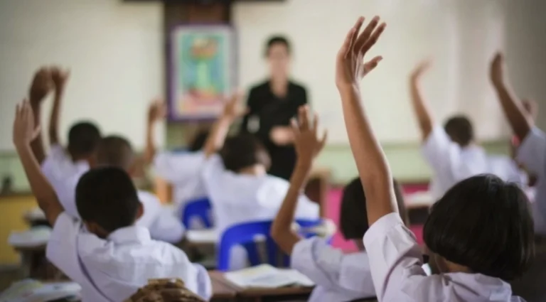 Un réalisateur mexicain critique le contenu chamanique dans les écoles
